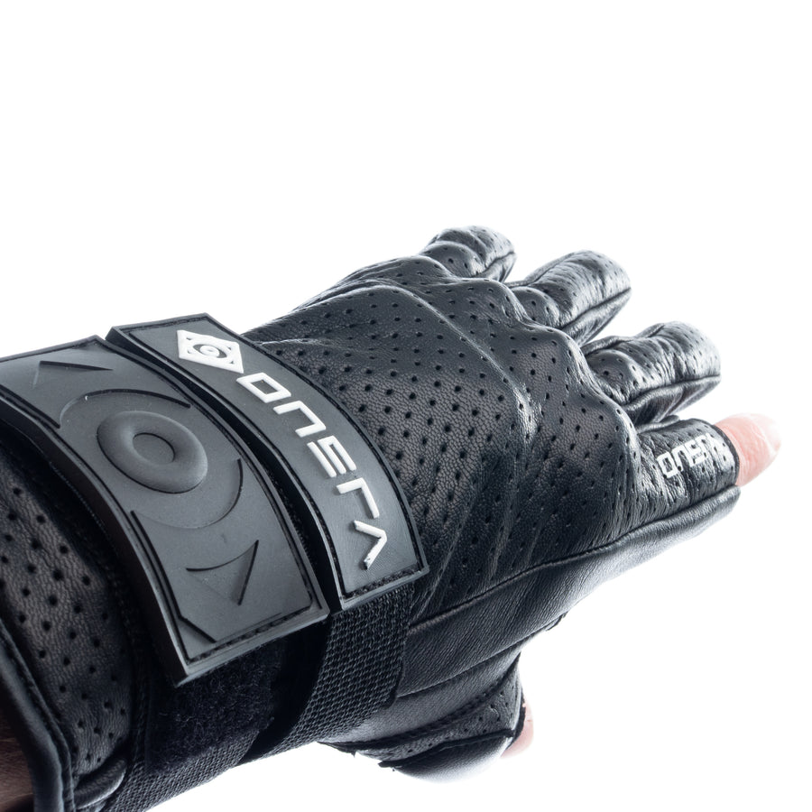 RACE Longboard and Skateboard Gloves – wrist strap close-up