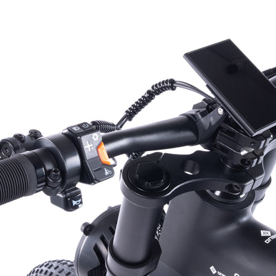 LCD Display am Lenker des ONSRA Cruiser E-Bikes – Steuerung der 5 Unterstützungsstufen und Geschwindigkeitsanzeige.