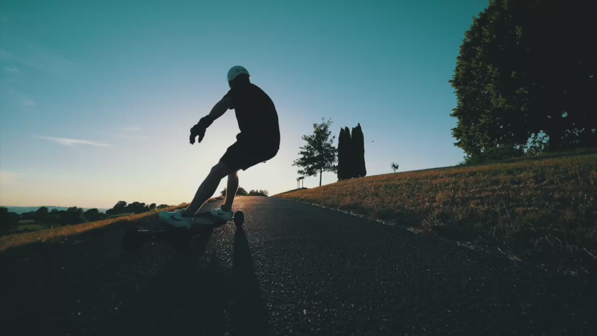 Carica il video: 